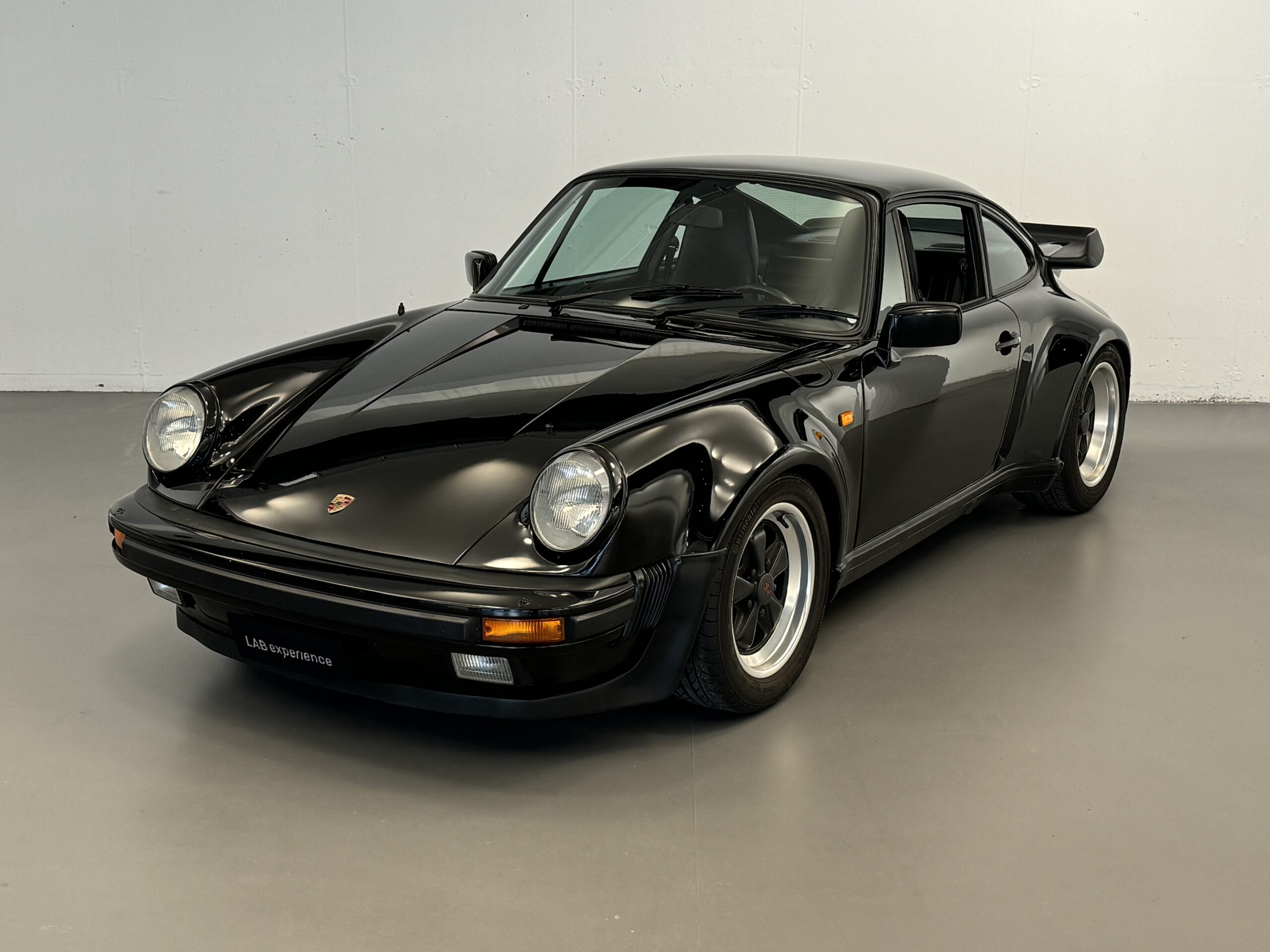 PORSCHE 930 3.3 TURBO – CONSERVATO