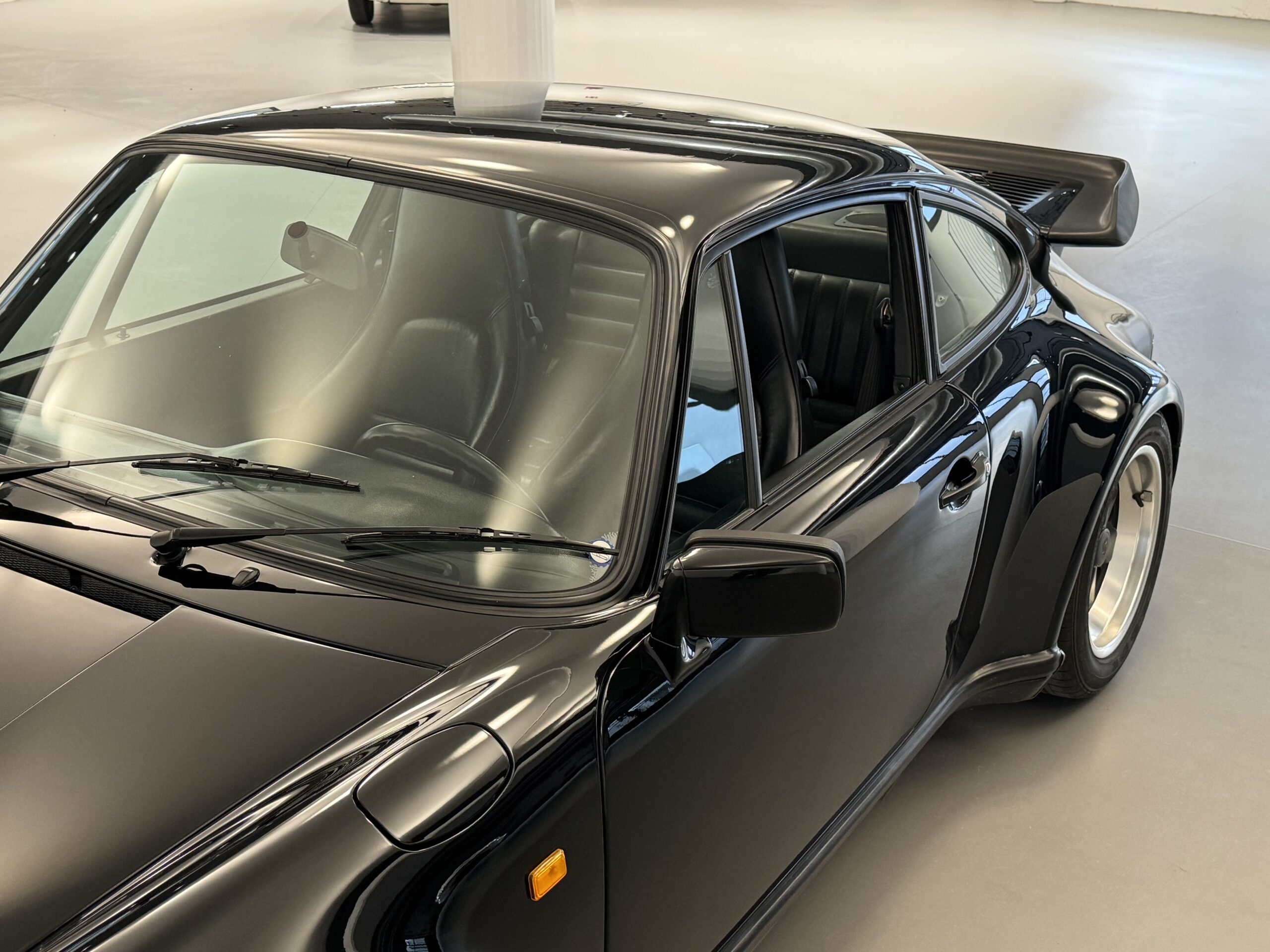 PORSCHE 930 3.3 TURBO – CONSERVATO