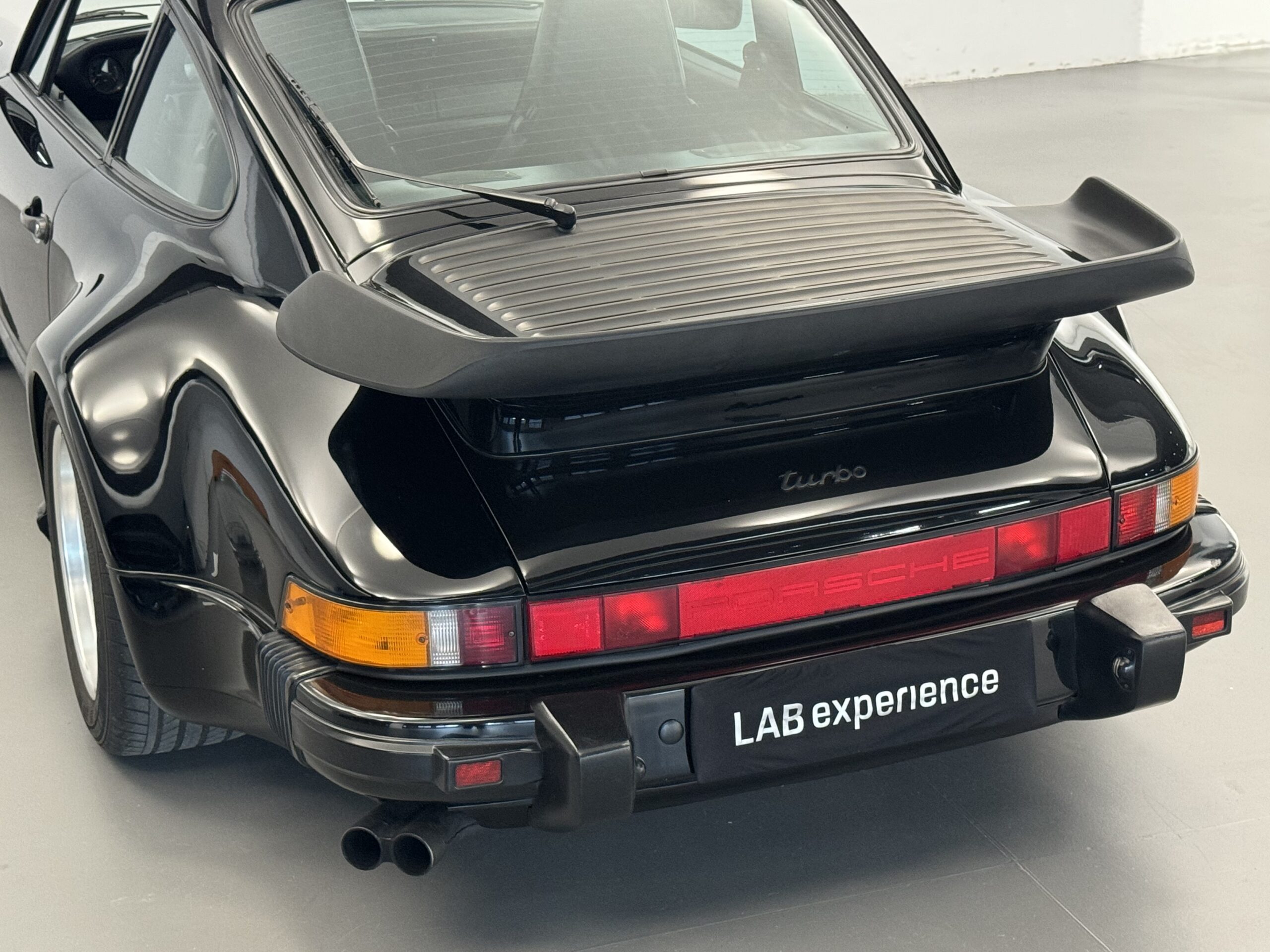 PORSCHE 930 3.3 TURBO – CONSERVATO