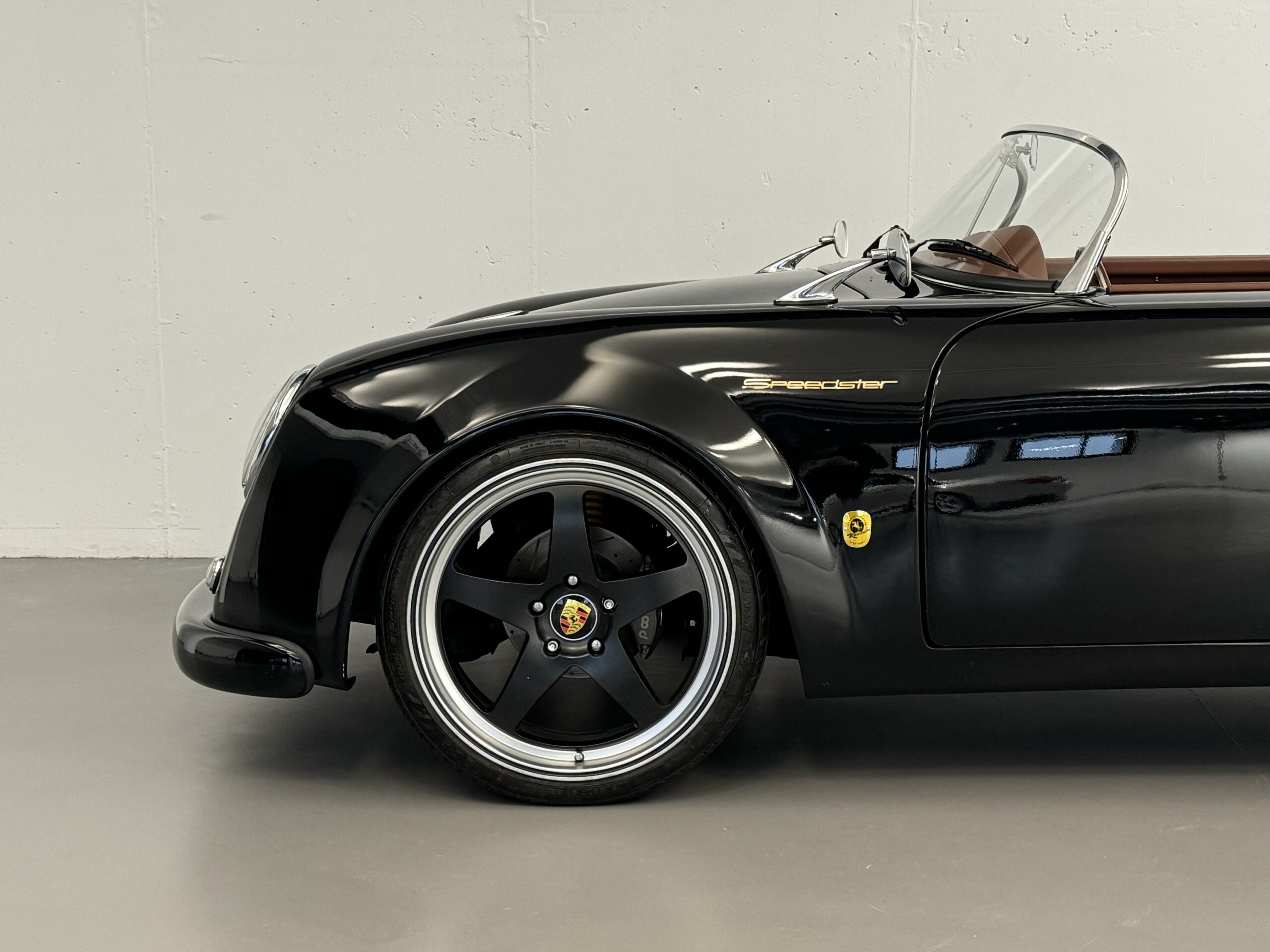 PORSCHE 356 SPEEDSTER REPLICA – RESTOMOD