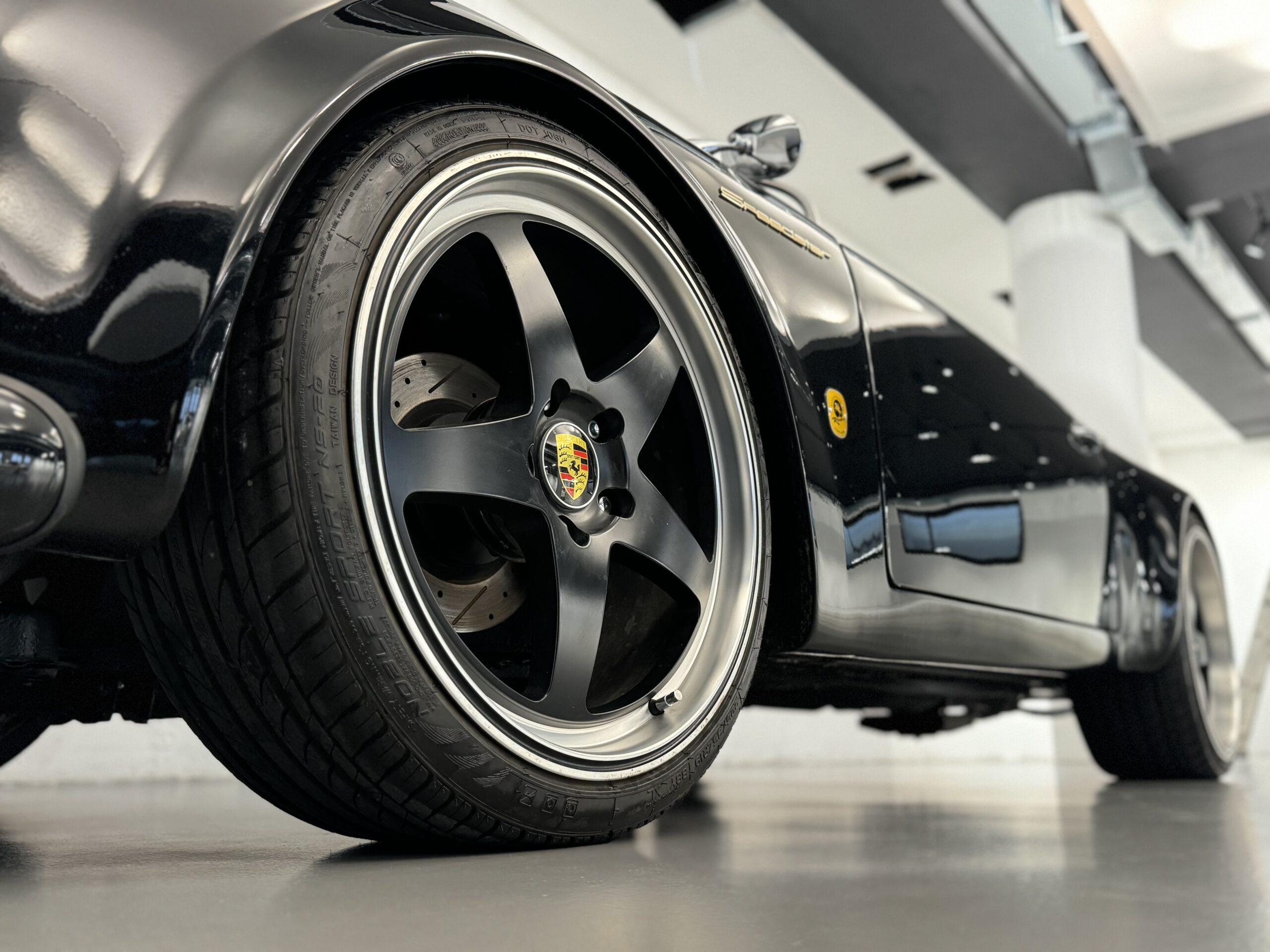 PORSCHE 356 SPEEDSTER REPLICA – RESTOMOD