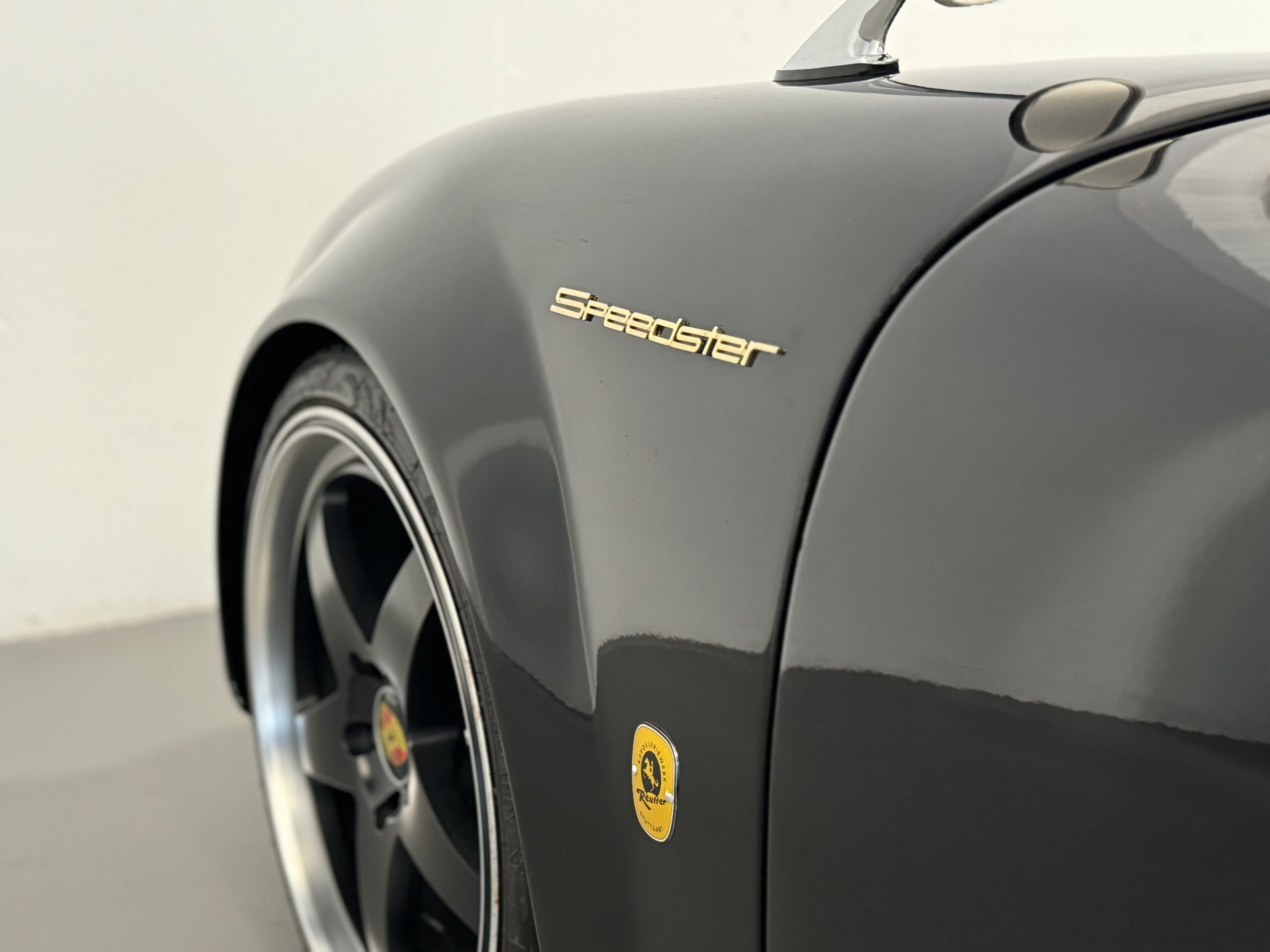 PORSCHE 356 SPEEDSTER REPLICA – RESTOMOD