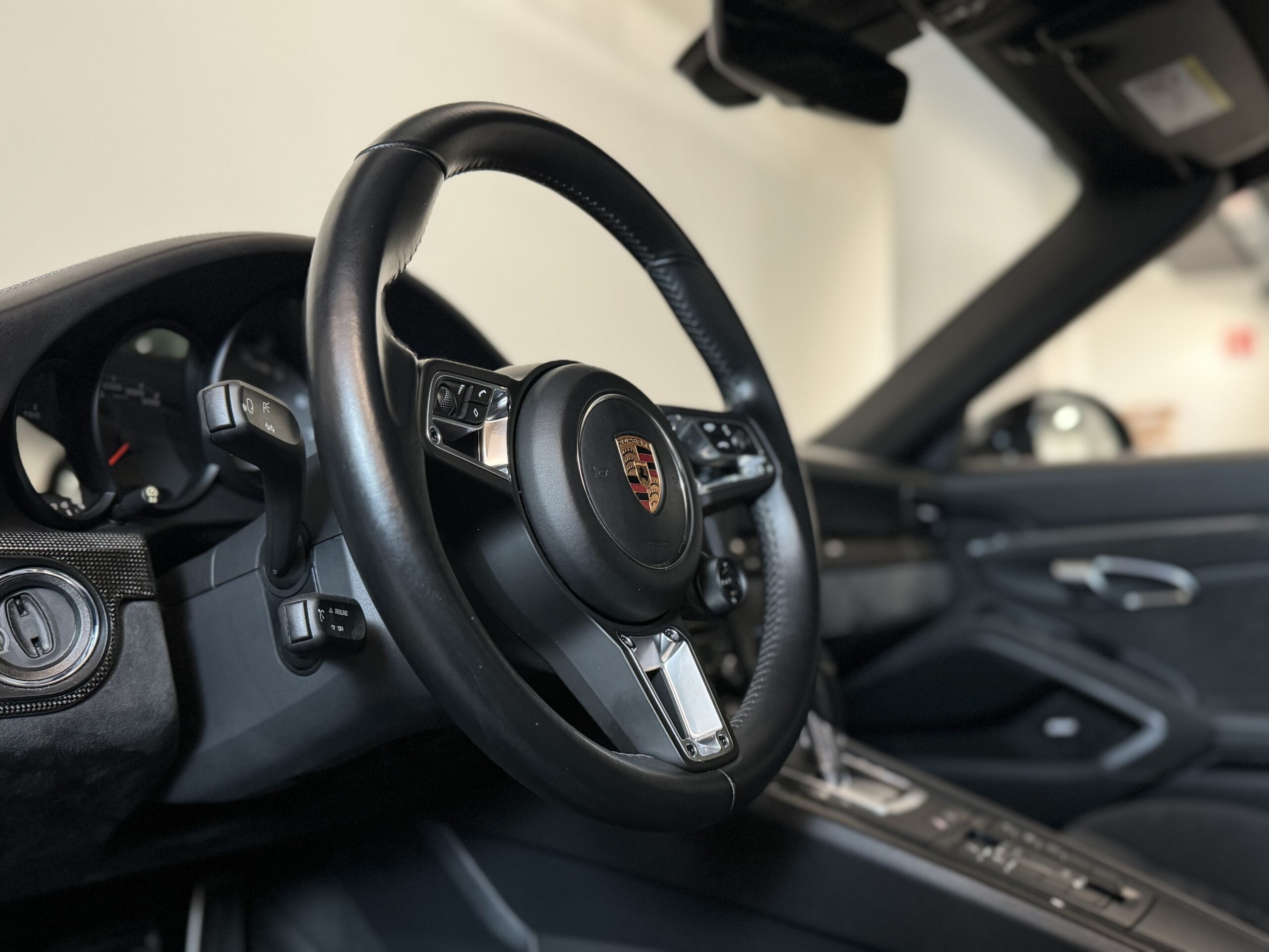 PORSCHE 911 TARGA 4 GTS