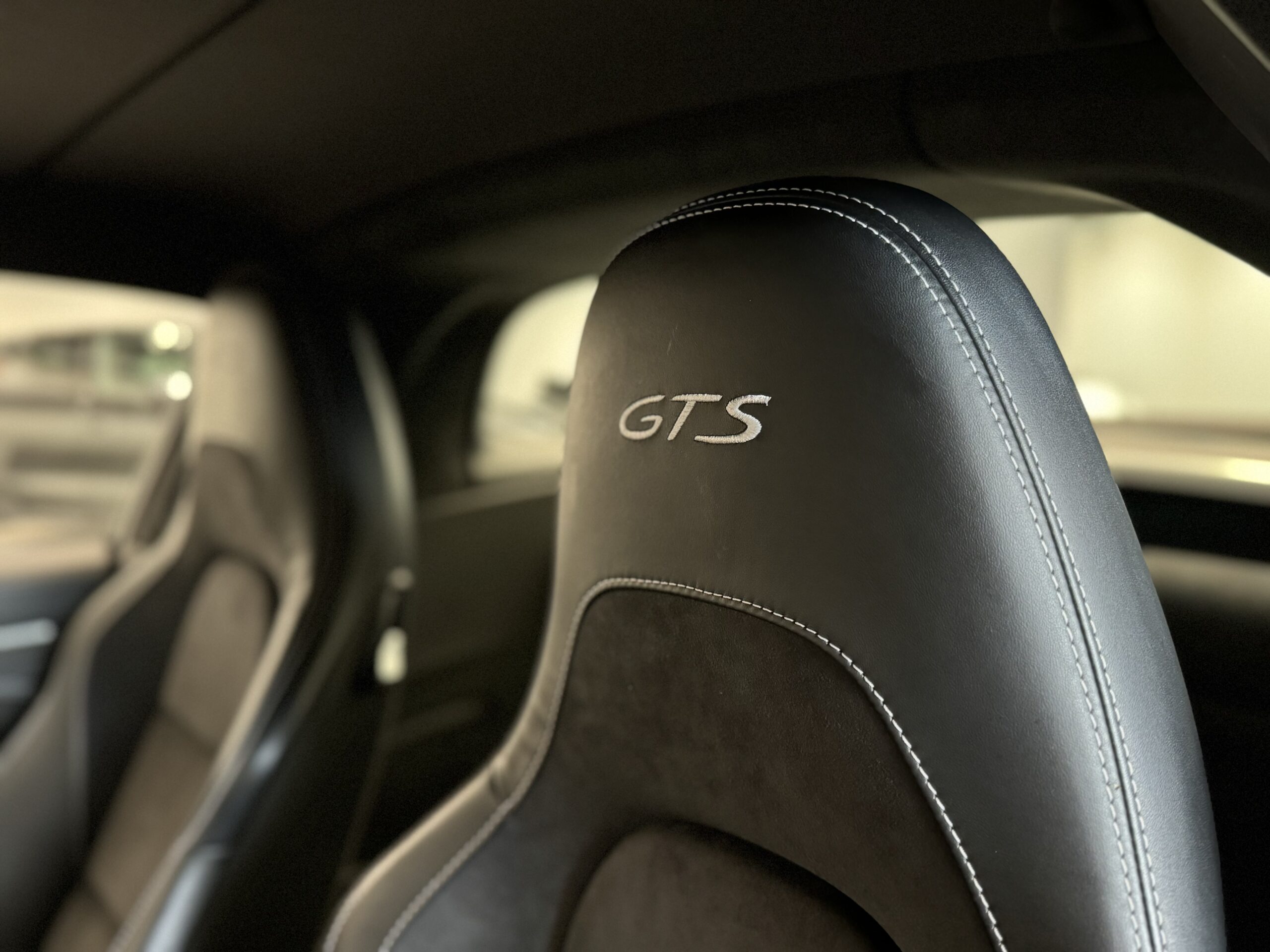 PORSCHE 911 TARGA 4 GTS