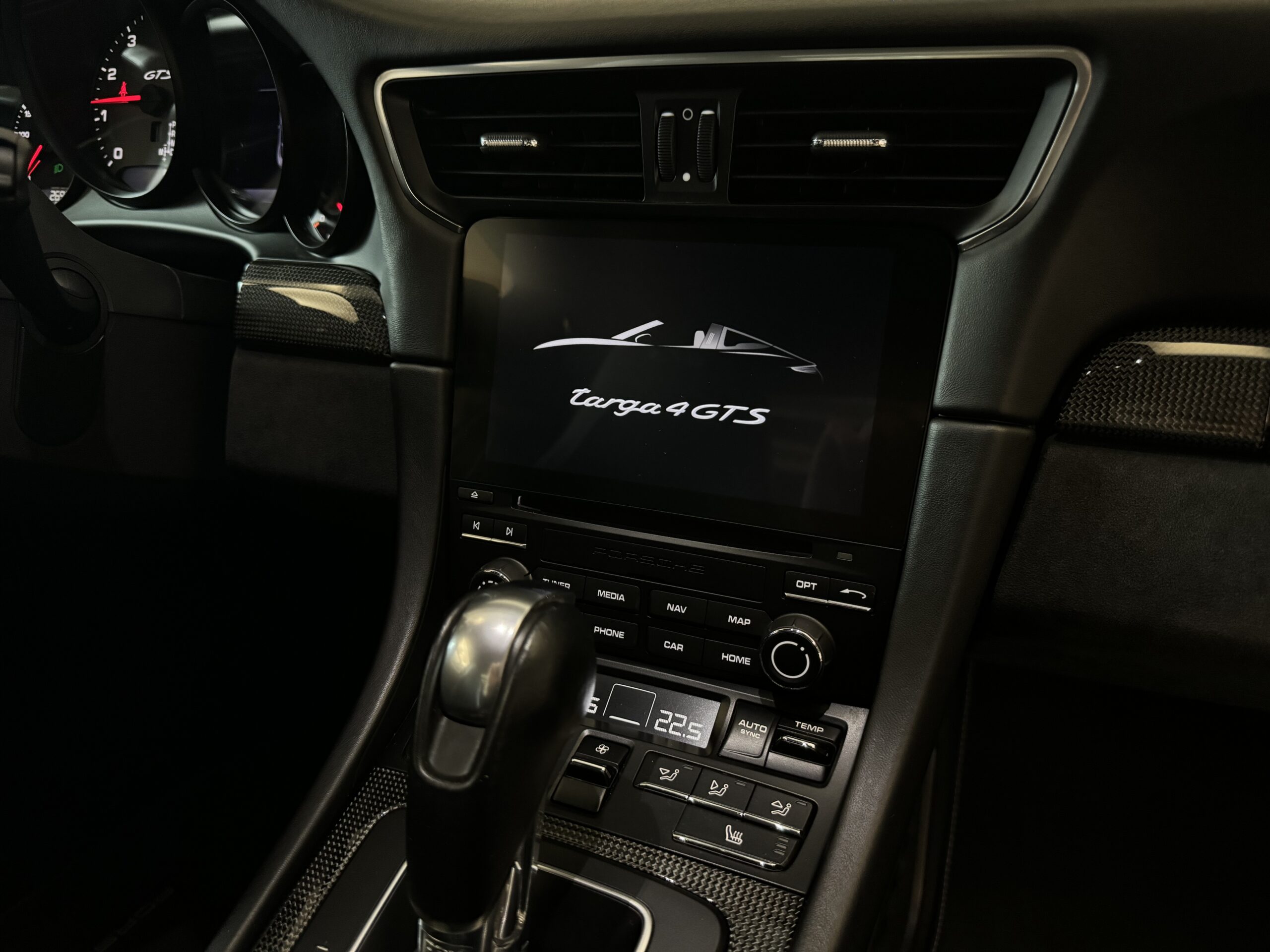 PORSCHE 911 TARGA 4 GTS